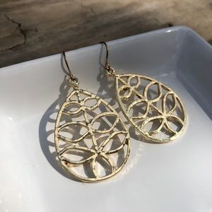 Vintage Gold Leaf Teardrop Dangle Earrings